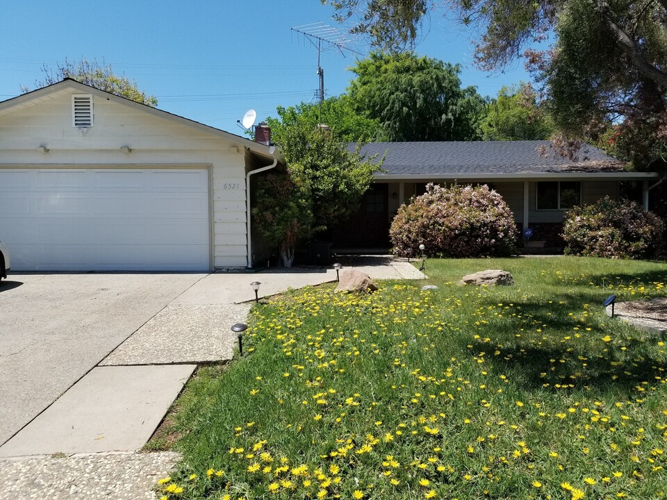 6521 Pajaro Way in San Jose, CA - Foto de edificio