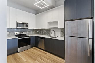 160 Lafayette St, Unit 105 in Jersey City, NJ - Foto de edificio - Building Photo