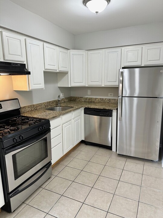 8424 W 87th St in Hickory Hills, IL - Building Photo