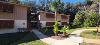 100 Sweetgum Woods Ct, Unit 8D in Deltona, FL - Building Photo