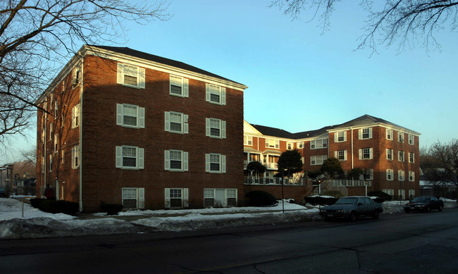 222-240 Asbury Ave in Evanston, IL - Building Photo - Building Photo