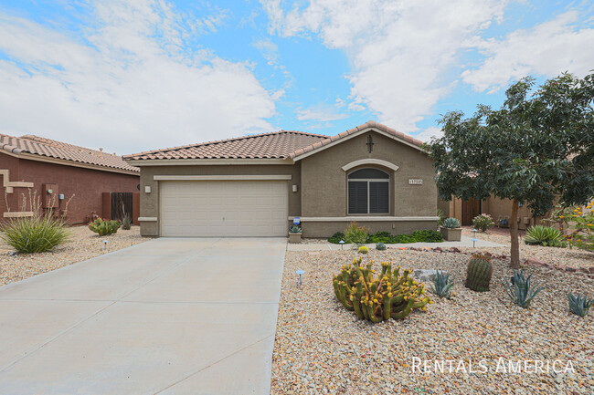 17525 W Lavender Ln in Goodyear, AZ - Building Photo - Building Photo