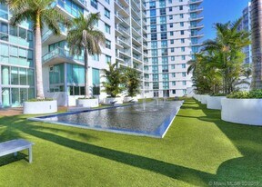 92 SW 3rd St, Unit 3104 in Miami, FL - Building Photo