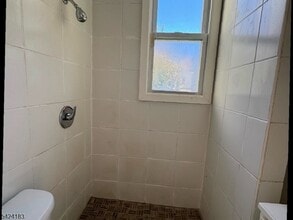 793 E 19th St, Unit 1 in Paterson, NJ - Foto de edificio - Building Photo