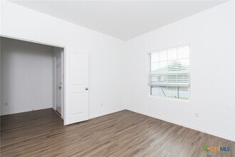 9101 Daisy Cutter Crossing in Georgetown, TX - Building Photo - Building Photo