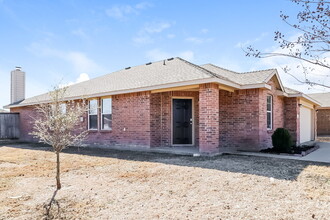 627 Berry Tr in Forney, TX - Foto de edificio - Building Photo