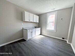 211 E Gale St-Unit -B in Edenton, NC - Building Photo - Building Photo