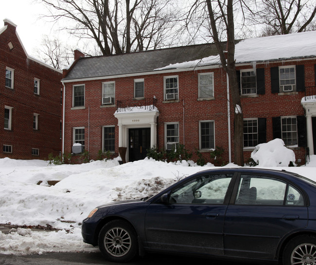 4000 Edmunds St NW in Washington, DC - Building Photo - Building Photo