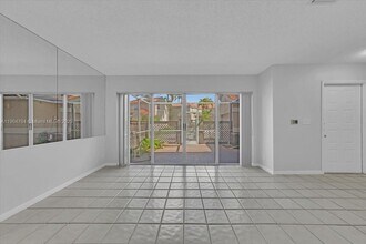11050 Nautilus Dr in Hollywood, FL - Building Photo - Building Photo