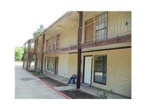 Stonehurst Apartments in Dallas, TX - Building Photo - Building Photo