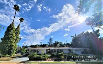 4121 Hayvenhurst Dr in Los Angeles, CA - Building Photo