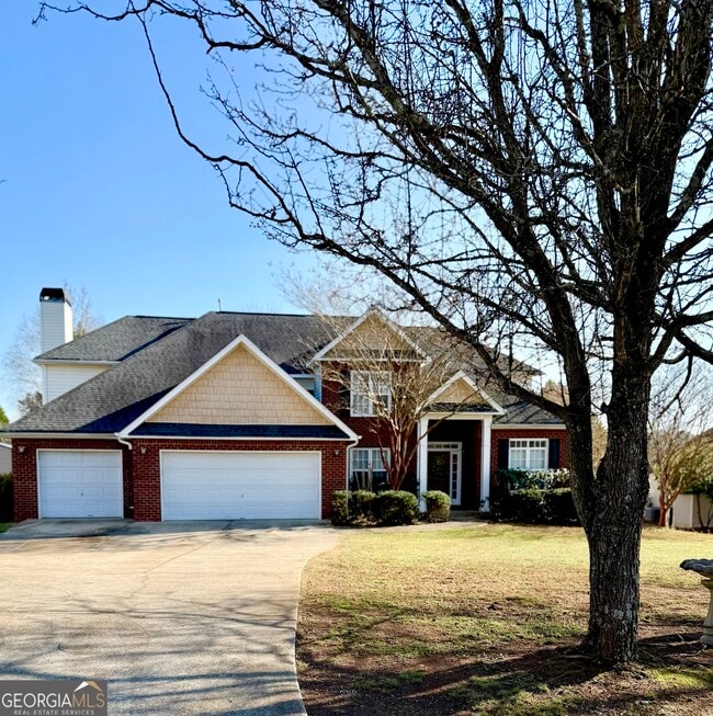 property at 3005 Edgewater Pointe