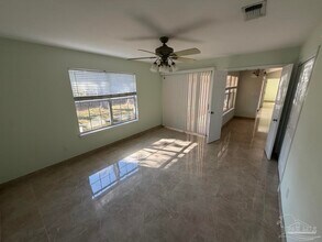 10 Arapaho Dr in Pensacola, FL - Building Photo - Building Photo