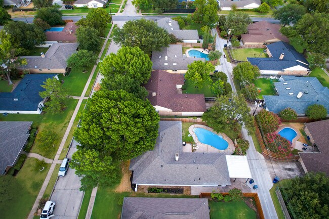 7754 Querida Ln in Dallas, TX - Building Photo - Building Photo