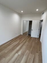 13620 Leadwell St in Van Nuys, CA - Foto de edificio - Building Photo