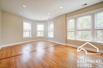 2506 W Argyle St, Unit 3 in Chicago, IL - Building Photo - Building Photo
