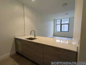 1079 Commonwealth Ave in Boston, MA - Foto de edificio - Building Photo