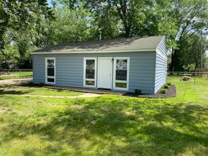 155 Kirkwood Ave in Springfield, MI - Building Photo - Building Photo