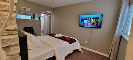 1803 N 200th St in Shoreline, WA - Foto de edificio - Building Photo