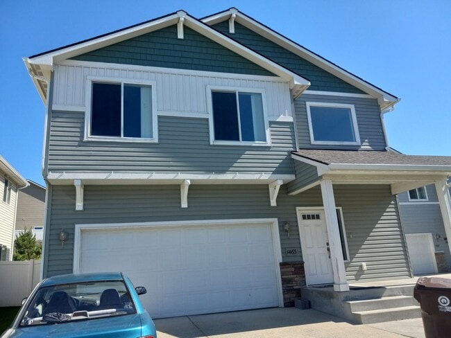 property at 1463 Snowberry Ln