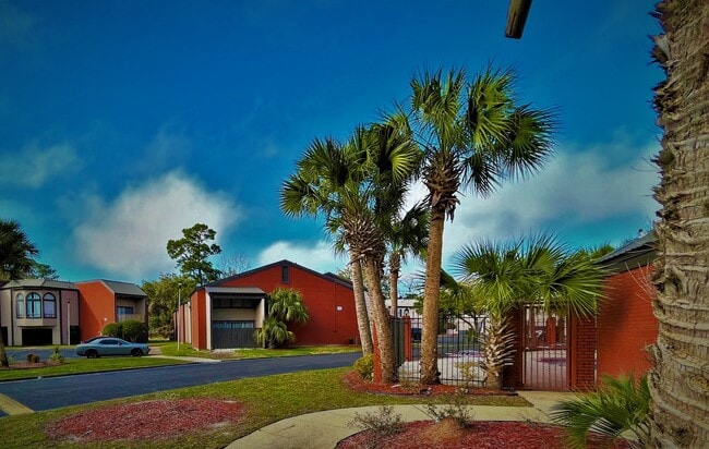 Compass Pointe photo'