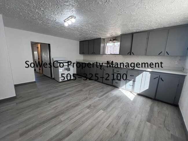 323 W Main St in Bloomfield, NM - Building Photo - Building Photo