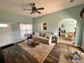 135 Raymond Cir in Warner Robins, GA - Building Photo - Building Photo