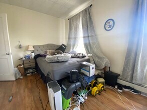 58 Medford St, Unit 3 in Somerville, MA - Foto de edificio - Building Photo