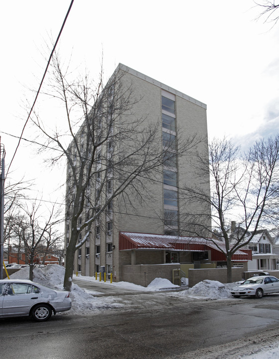 The Highlander in Madison, WI - Building Photo