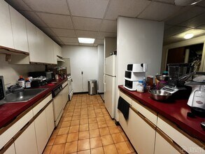 11 Stearns Rd, Unit A in Brookline, MA - Foto de edificio - Building Photo