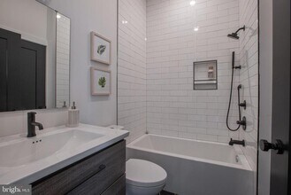 2940 W Thompson St in Philadelphia, PA - Building Photo - Building Photo