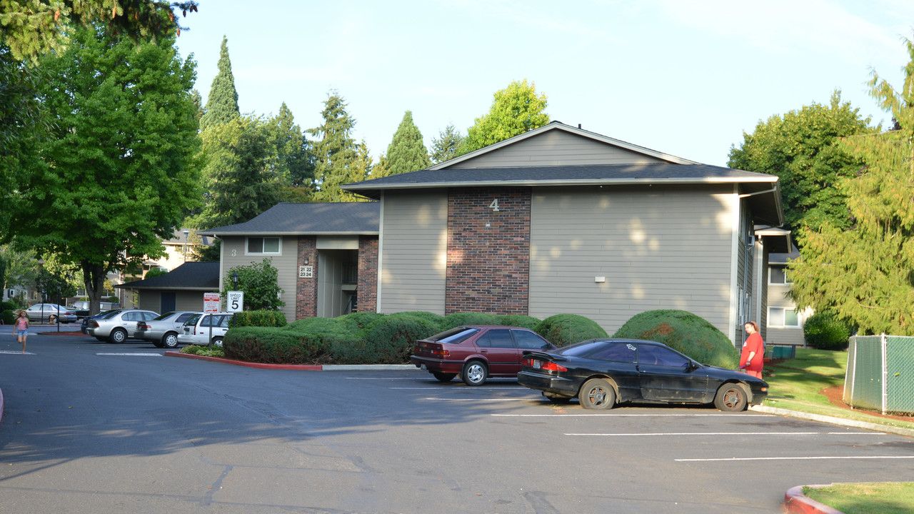 Cougar Creek Apartments in Vancouver, WA - Building Photo