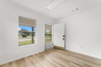 610 Mcnabb St in Lake Charles, LA - Building Photo - Building Photo