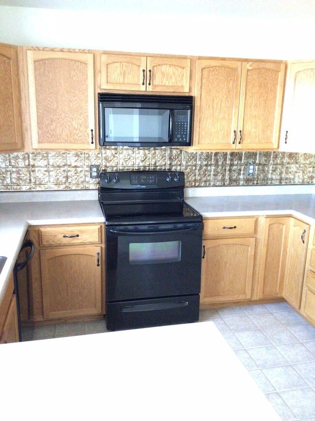 1613 Summerset Dr in Cheyenne, WY - Building Photo - Building Photo