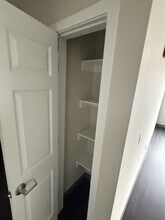 695 Hamilton St in Franklin Township, NJ - Foto de edificio - Building Photo