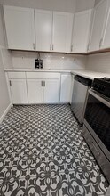 330 Hudson St, Unit 1 in Hoboken, NJ - Foto de edificio - Building Photo