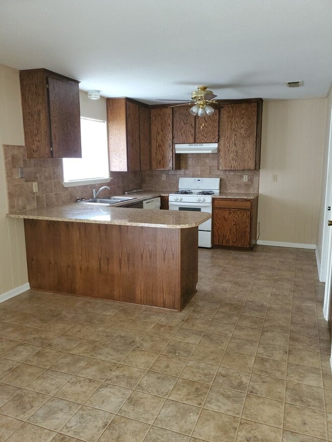 property at 202 S Willis St