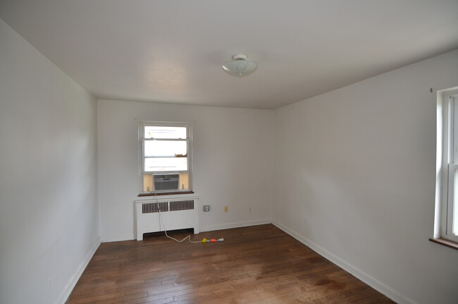 7316 Reading Rd, Unit 4 in Cincinnati, OH - Building Photo - Building Photo