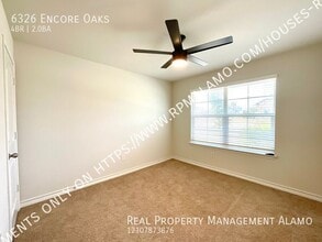 6326 Encore Oaks in San Antonio, TX - Building Photo - Building Photo