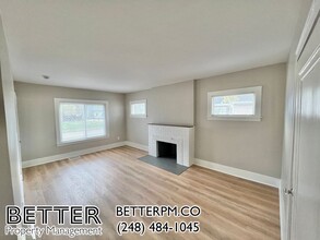 104-108 Henderson St in Pontiac, MI - Building Photo - Building Photo