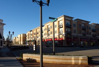 Mayfaire Townview in Wilmington, NC - Foto de edificio - Building Photo