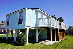 4027 Surf Dr in Galveston, TX - Building Photo