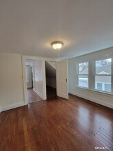 14 Richard St in Ansonia, CT - Foto de edificio - Building Photo