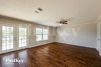 13423 Alder Creek Dr in San Antonio, TX - Foto de edificio - Building Photo