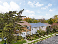 7 Harbor Pl in Oyster Bay, NY - Foto de edificio - Building Photo