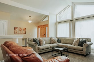 9722 Buttonwood Cir in Sandy, UT - Building Photo - Building Photo