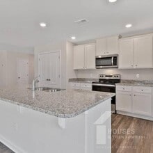 4057 Reinfield Dr in Inman, SC - Building Photo - Building Photo