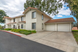 Bernardo Crest in San Diego, CA - Building Photo