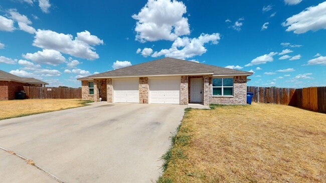 property at 2904 Starlight Dr