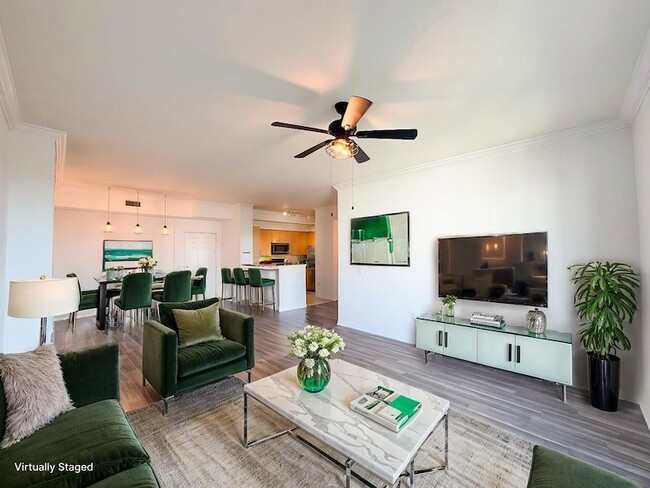 2421 NE 65th St, Unit 601 in Fort Lauderdale, FL - Foto de edificio - Building Photo